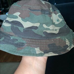 Bucket hat
